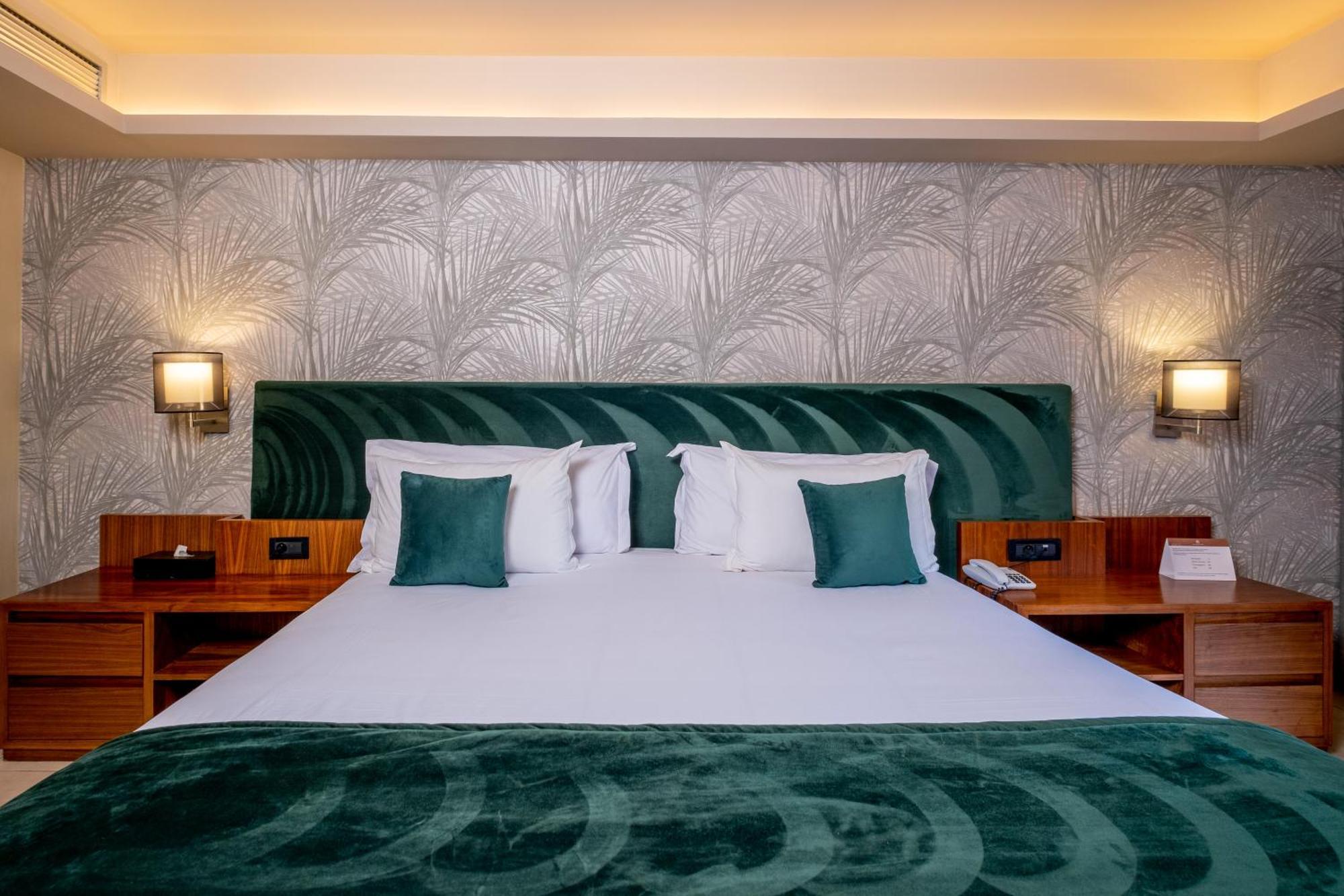 Kenzi Rose Garden Hotel Marrakesh Buitenkant foto A bedroom at the hotel