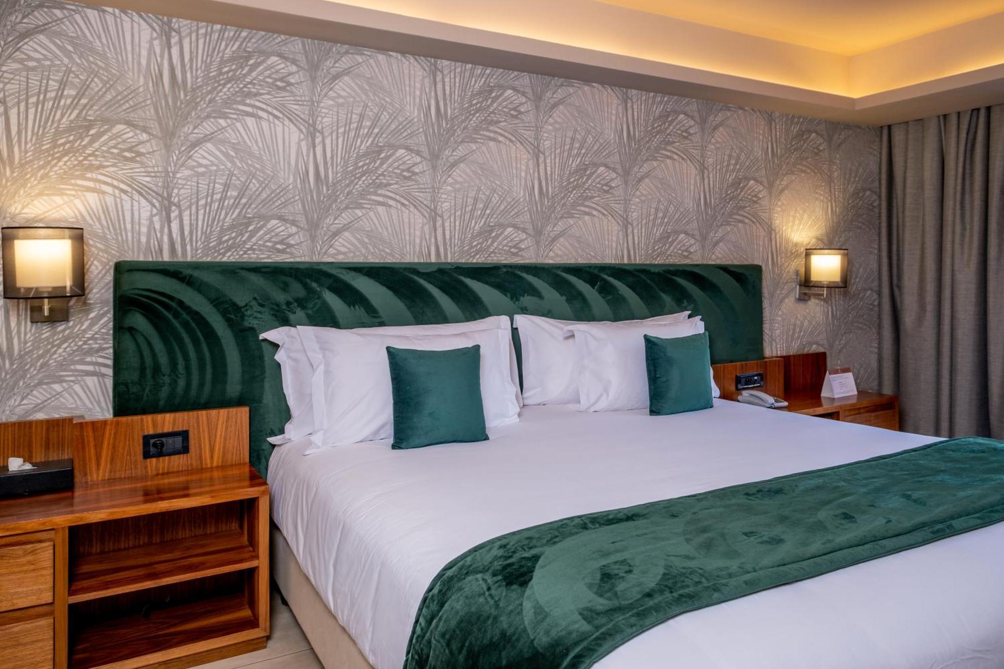 Kenzi Rose Garden Hotel Marrakesh Buitenkant foto A bedroom at the hotel