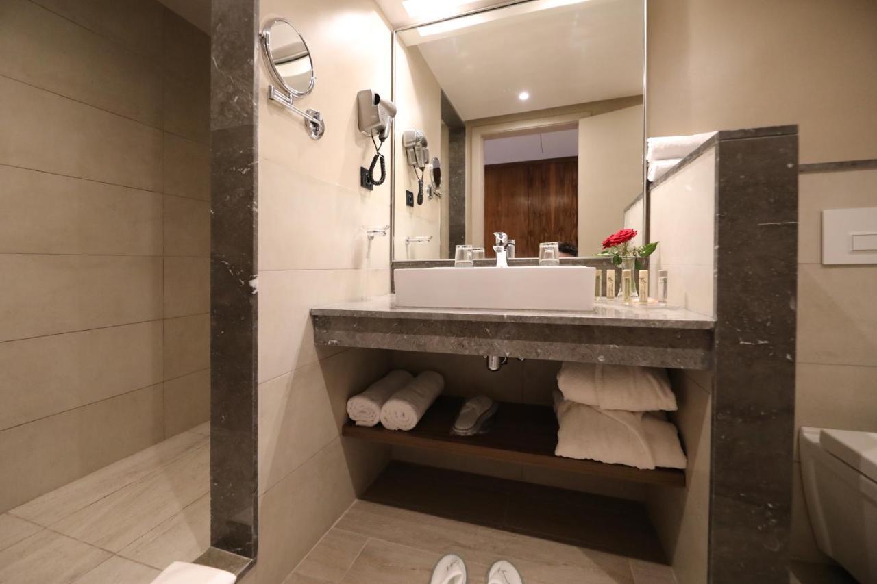 Kenzi Rose Garden Hotel Marrakesh Buitenkant foto Bathroom