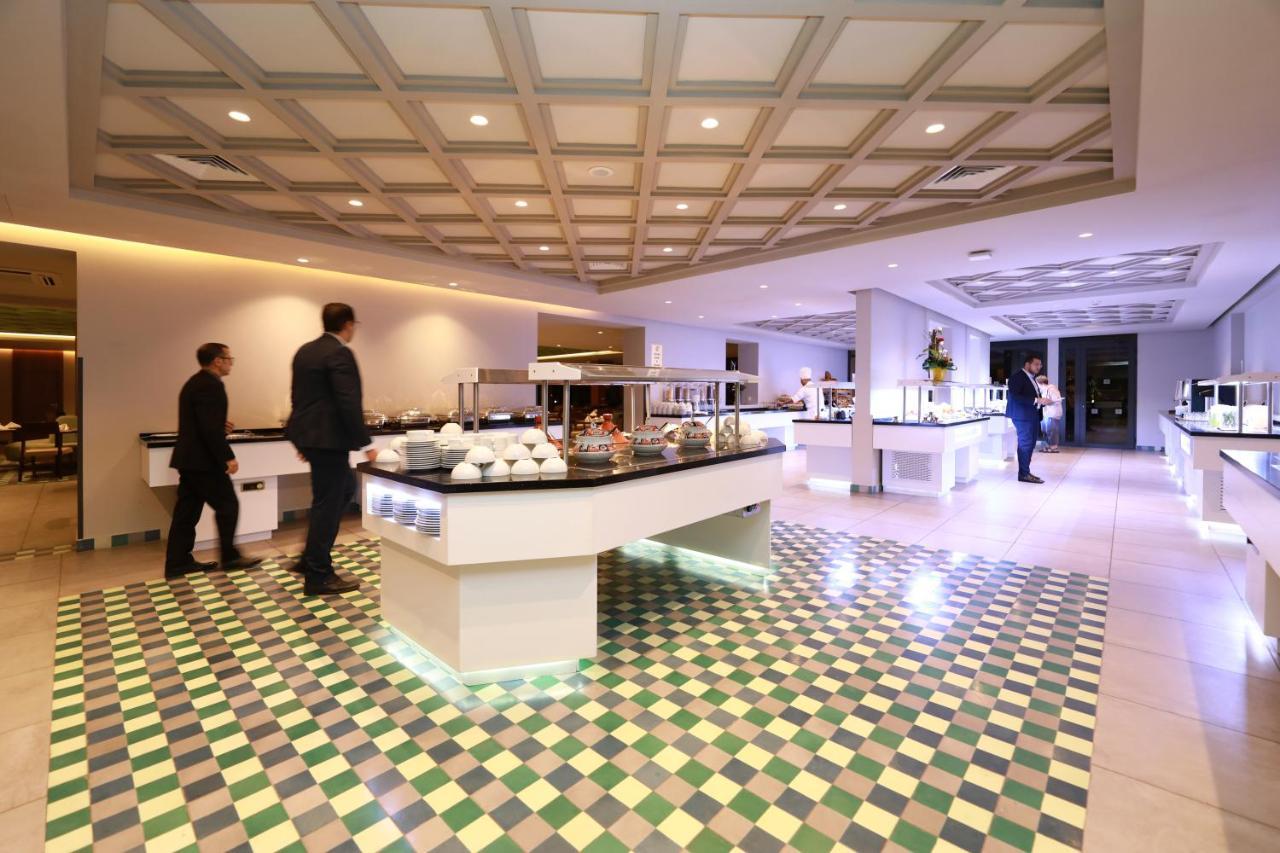 Kenzi Rose Garden Hotel Marrakesh Buitenkant foto The Business Lounge at KLIA